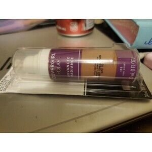 Covergirl Advanced Radiance with Olay Age Defying  Makeup #155 Soft Honey